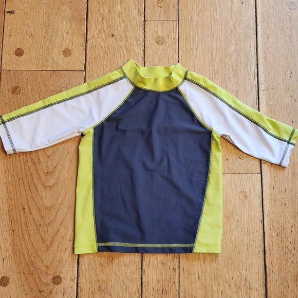 Circo Gray/White/Green High Neck Rash Guard Size 4T - Picture 1 of 7